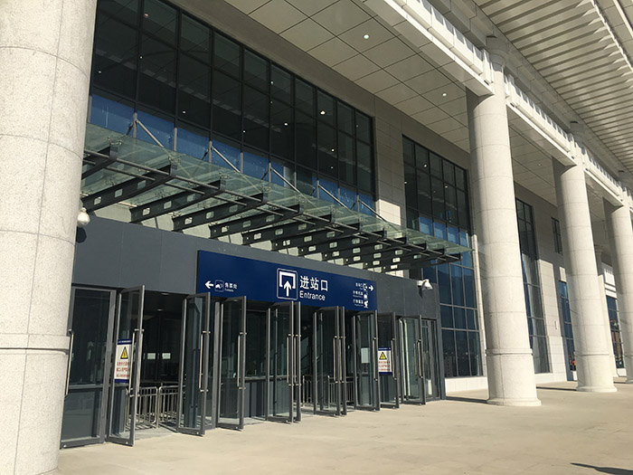 全國、省市政協(xié)委員體驗(yàn)蘭渝鐵路、視察階州廣場