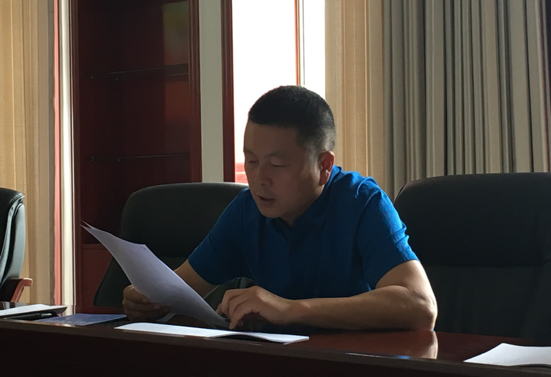 市龍江城鄉(xiāng)發(fā)展集團(tuán)公司召開推進(jìn)“兩學(xué)一做”學(xué)習(xí)教育常態(tài)化制度化暨黨風(fēng)廉政建設(shè)工作會議