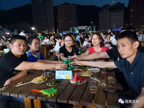 好嗨喲！隴南第一屆青島啤酒節(jié)開幕啦，為期8天
