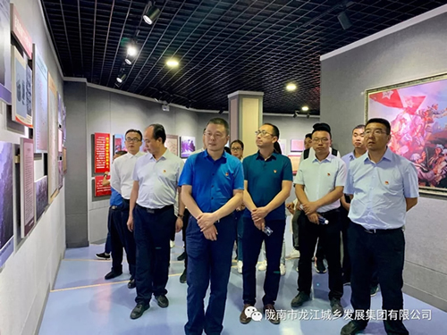 市龍江城鄉(xiāng)發(fā)展集團黨委開展“不忘初心、牢記使命”紀念建黨98周年主題黨日活動