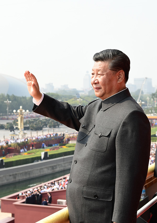 慶祝中華人民共和國成立70周年大會隆重舉行  習(xí)近平發(fā)表重要講話并檢閱受閱部隊(duì)