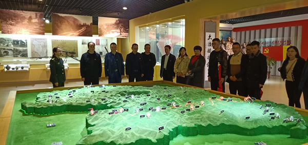 市龍江集團開展“不忘初心、牢記使命”主題黨日活動