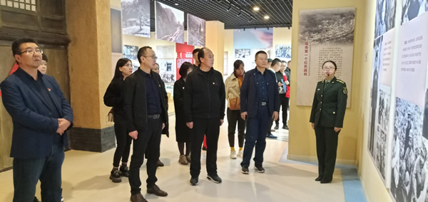 市龍江集團開展“不忘初心、牢記使命”主題黨日活動